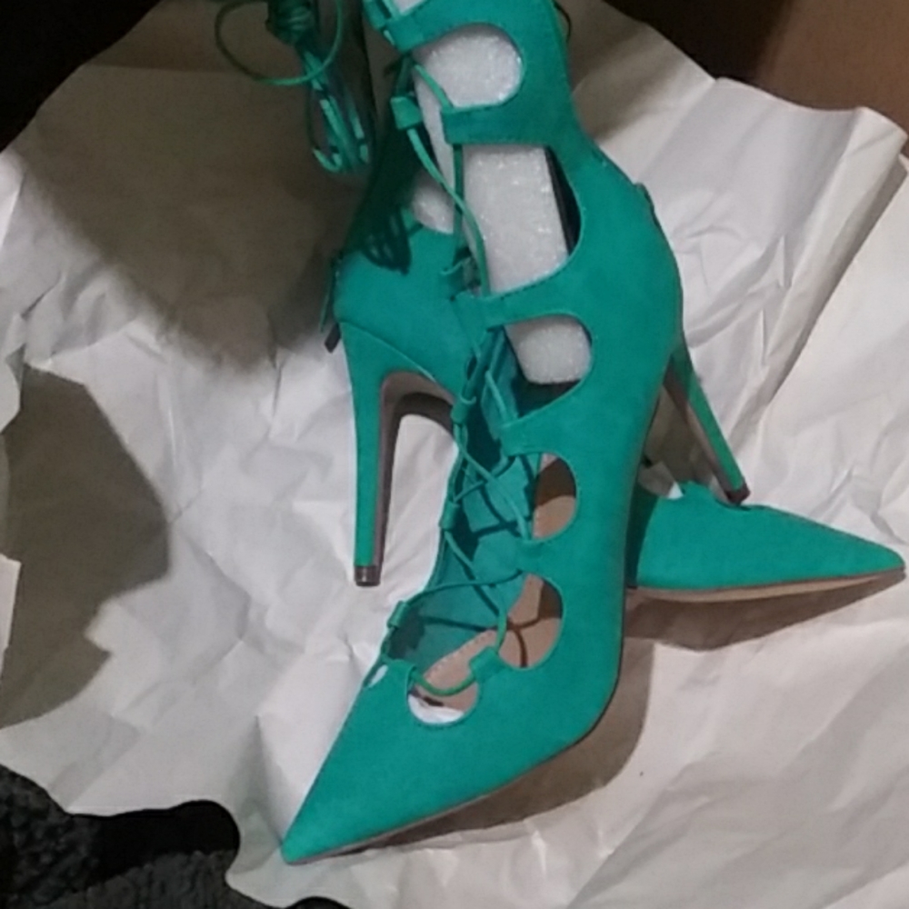 Shoes - Picture 3 of 3